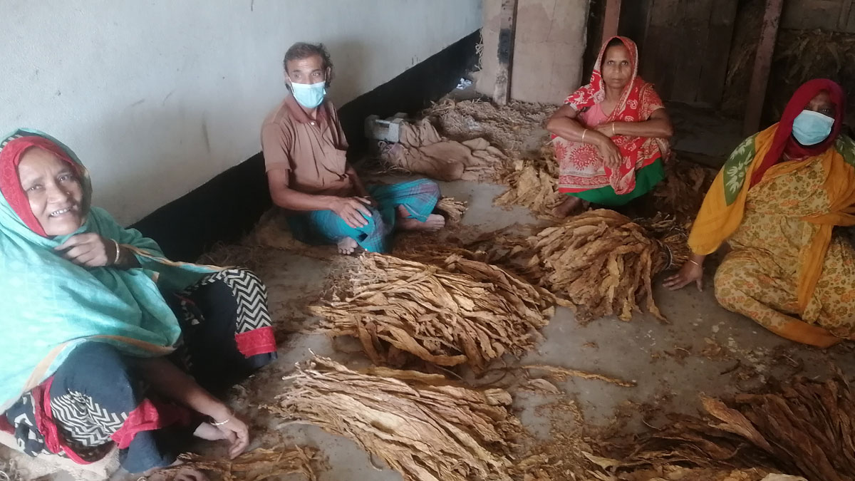 ‘শুধু সকাল-বিকাল বুঝি, দিবস বুঝি না’