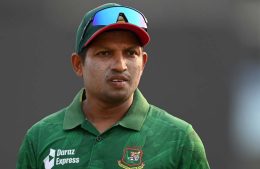 ব্যাটিংয়ে বাংলাদেশ, রনি-মৃত্যুঞ্জয়ের অভিষেক