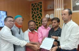 আর্ন্তজাতিক নদী দিবস উপলক্ষে শেরপুরে গ্রীণ ভয়েস এর মানববন্ধন ও স্মারক লিপি প্রদান
