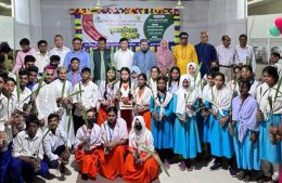 আখাউড়ায় শিক্ষার্থীদের মাঝে তালগাছের চারা বিতরণ