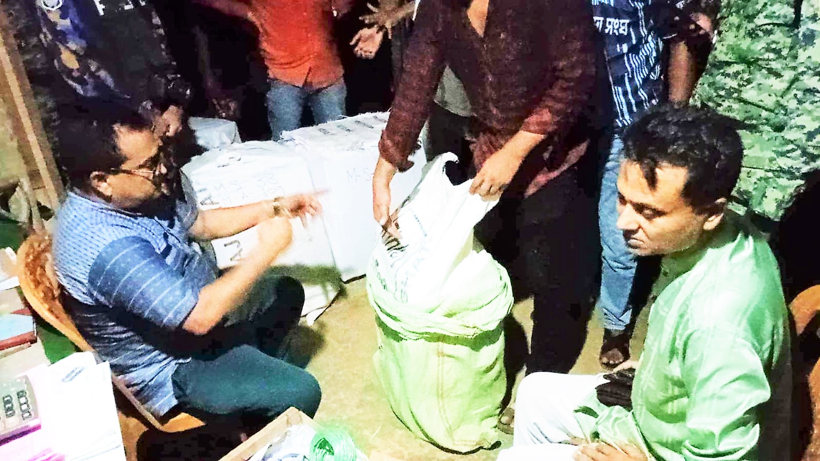 খাগড়াছড়িতে ১হাজার ৭’শ ৯৯ প্যাকেট অবৈধ সিগারেট উদ্ধার