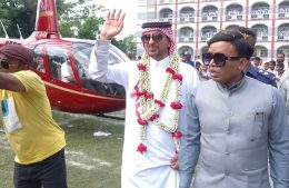 সৌদি মালিককে নিয়ে হেলিকপ্টারে গ্রামে এলেন প্রবাসী
