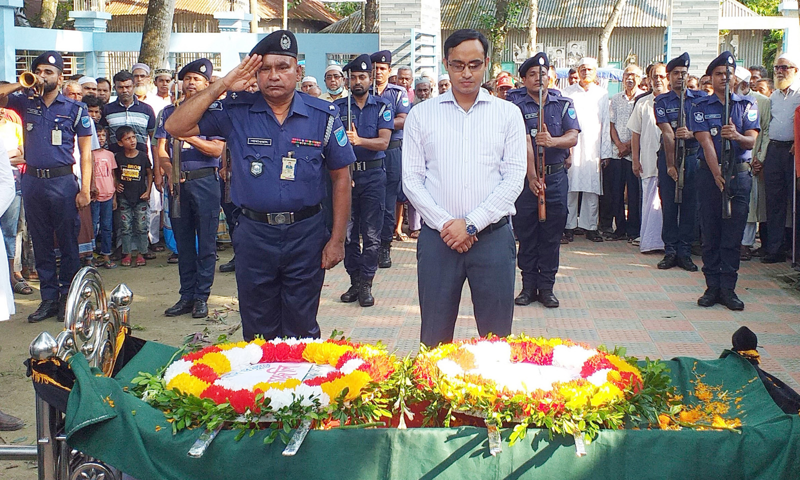 পাংশায় বীর মুক্তিযোদ্ধা মাজেদ মন্ডলের রাষ্ট্রীয় মর্যাদায় দাফন
