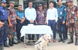 সীতাকুন্ডে বাস থেকে ক্রিস্টাল মেথ আইস মাদক উদ্ধার