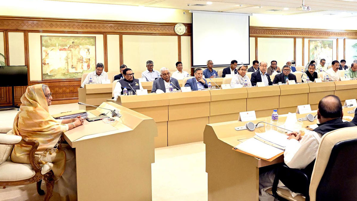 সরকারি প্রতিষ্ঠানে ইন্টার্ন করার সুযোগ রেখে নীতিমালা
