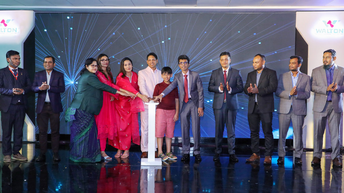 পুরস্কৃত করা হলো ওয়ালটনের ১৪৪ প্লাজা ও ম্যানেজারকে