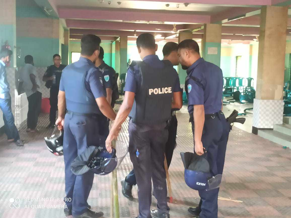 মিরসরাইয়ে আওয়ামীলীগের দু’গ্রুপের সংঘর্ষ  ; আহত ৩০