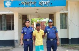 চিপস-বিস্কুটের লোভ দেখিয়ে শিশুকে যৌন নিপীড়নের অভিযোগে যুবক গ্রেপ্তার