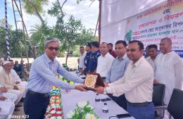 শ্রীনগরে গ্রাম আদালত এজলাস উদ্বোধন এবং গাছ রোপন ও বিতরণ