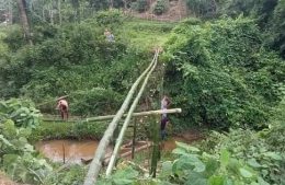 রামগড়  তৈছালা পাড়ায়  একটি সেতুর আশায় ৫২ বছর