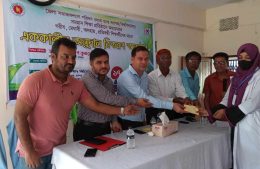 রামগড়ে অসহায় ও মেধাবী শিক্ষার্থীদের আর্থিক অনুদান বিতরণ