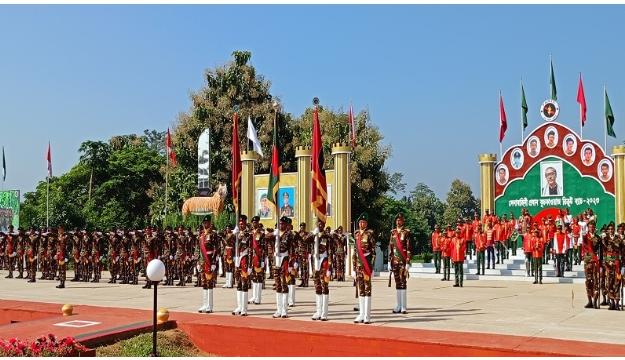 খাগড়াছড়িতে সেনাবাহিনীর নবীন সদস্য হিসেবে ৮শ ৭১  জনের শপথ গ্রহণ উপলক্ষে  কুচকাওয়াজ