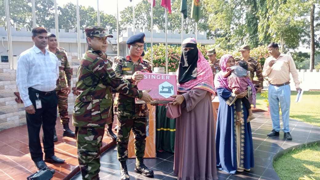 কর্ম সংস্থানের লক্ষে খাগড়াছড়ি সেনা রিজিয়নের উদ্যোগে  অনুদান বিতরণ