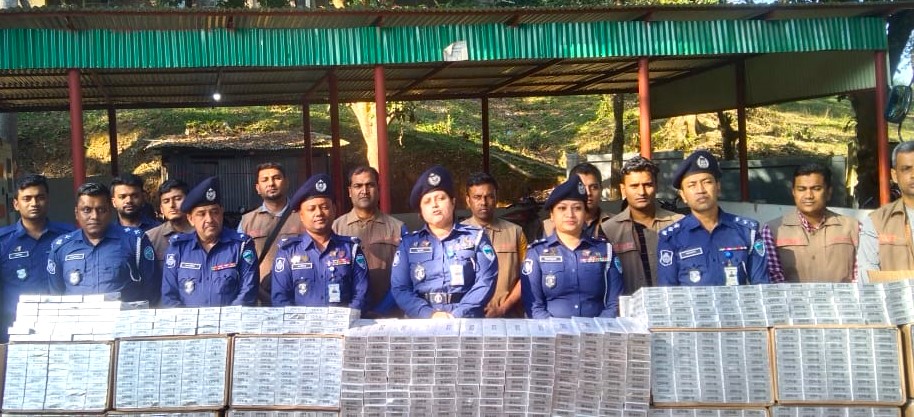 খাগড়াছড়িতে বিদেশী সিগারেট – চোরাচালানী দুইজন সহ  ট্রাক আটক
