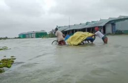 হাতিয়ার ১৪ গ্রাম প্লাবিত, পানি বন্দি অর্ধ লক্ষাধিক মানুষ