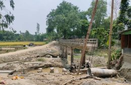 দরপত্র ছাড়াই পুরোনো সেতুর মালামাল বিক্রি করে দিলেন ঠিকাদার