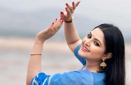 পরীমনির ফ্রিজভর্তি কী, চমকে উঠলেন ভক্তরা!