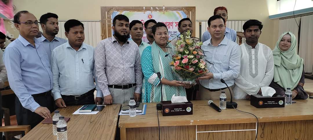 রামগড়ে নব নির্বাচিত উপজেলা চেয়ারম্যান ও ভাইস চেয়ারম্যানদের বরণ করলো প্রশাসন