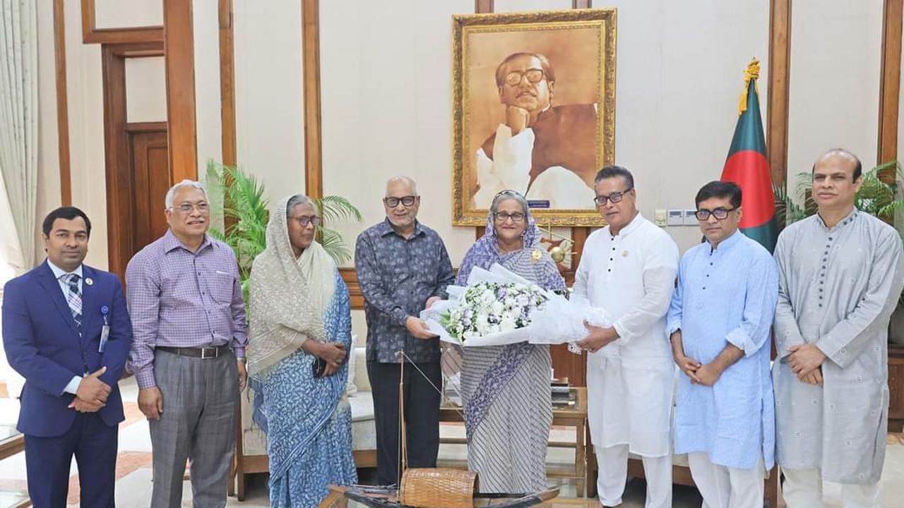কারামুক্তি দিবসে প্রধানমন্ত্রীকে আওয়ামী লীগের ফুলেল শুভেচ্ছা