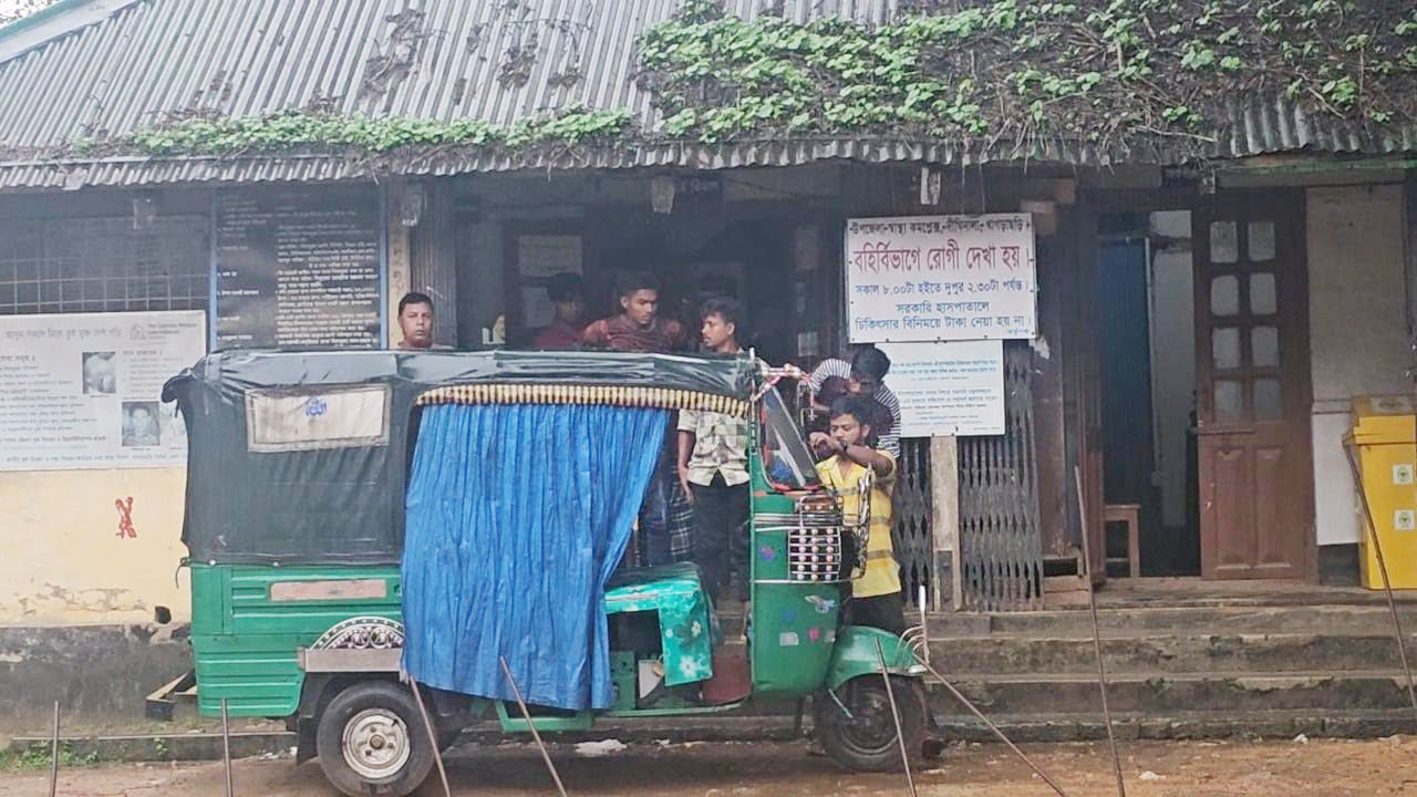 রাঙামাটিতে দুই দলের মধ্যে গোলাগুলি, বাসের সুপারভাইজার নিহত