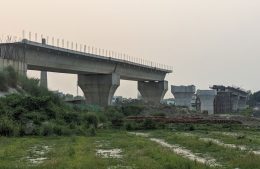 সাত বছরেও শেষ হয়নি সেতুর নির্মাণ কাজ