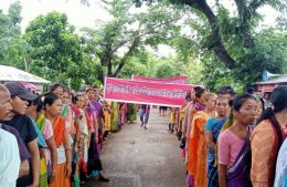 আদালতের মাধ্যমে সিএইচটি রেগুলেশন বাতিলের  ষড়যন্ত্র বন্ধের দাবিতে  পানছড়িতে অবস্থান ধর্মঘট