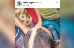 পকেটমার সন্দেহে বৃদ্ধার মাথা ন্যাড়া করে ফেসবুকে প্রচার!