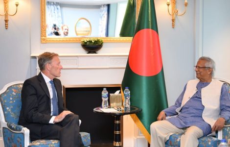 প্রধান উপদেষ্টার সঙ্গে এয়ারবাসের এক্সিকিউটিভ ভাইস প্রেসিডেন্টের সাক্ষাৎ