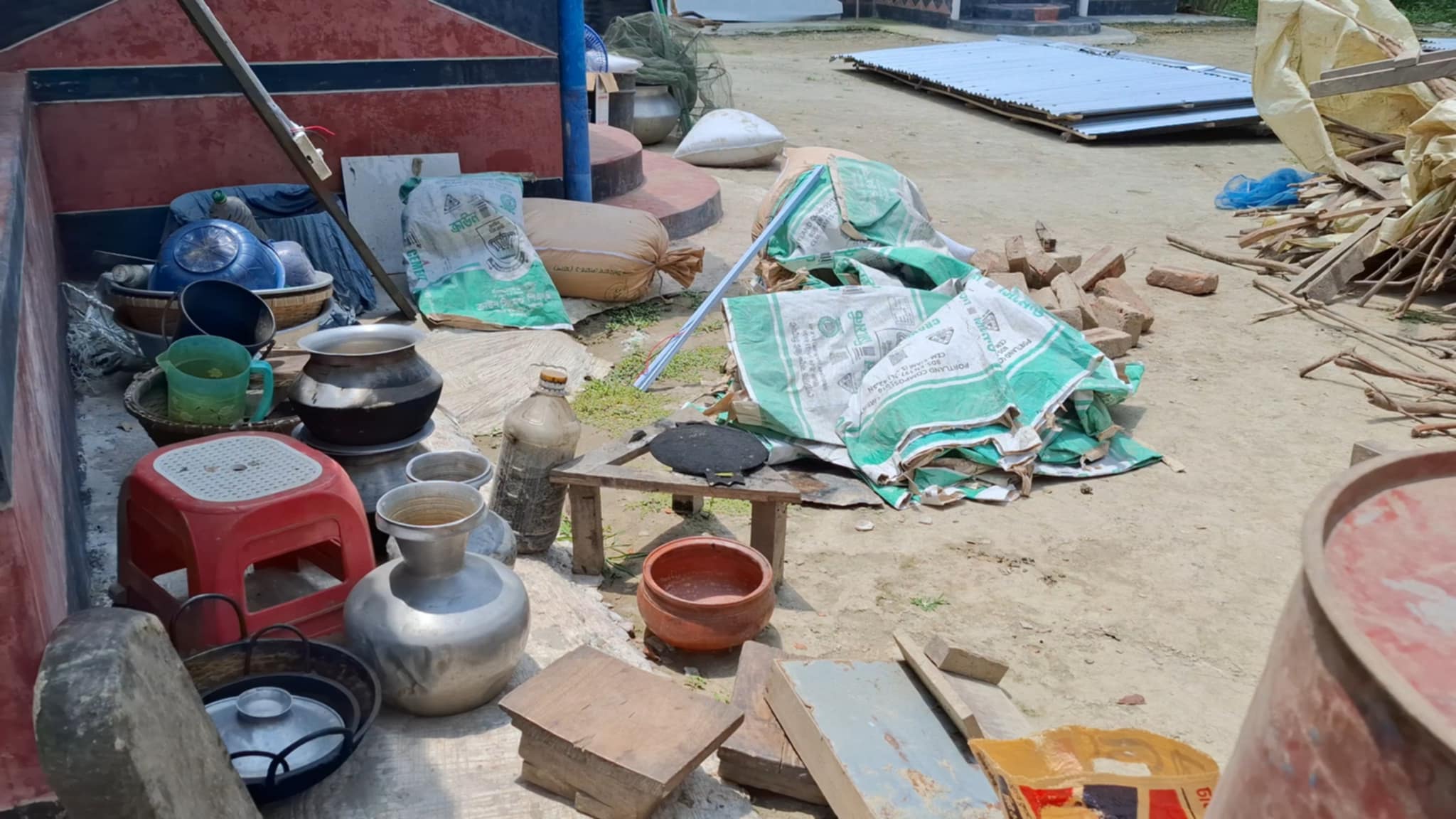 সখিপুরে জোরপূর্বক জমি দখলের অভিযোগ