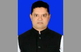বিদ্যালয়ে না গিয়েও হাজিরা খাতায় সাক্ষর করেন শিক্ষক আনোয়ার হোসেন
